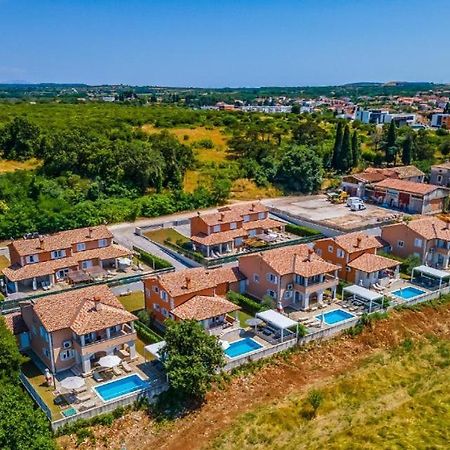 Villas Lotus With Pool And Jacuzzi Пула Экстерьер фото