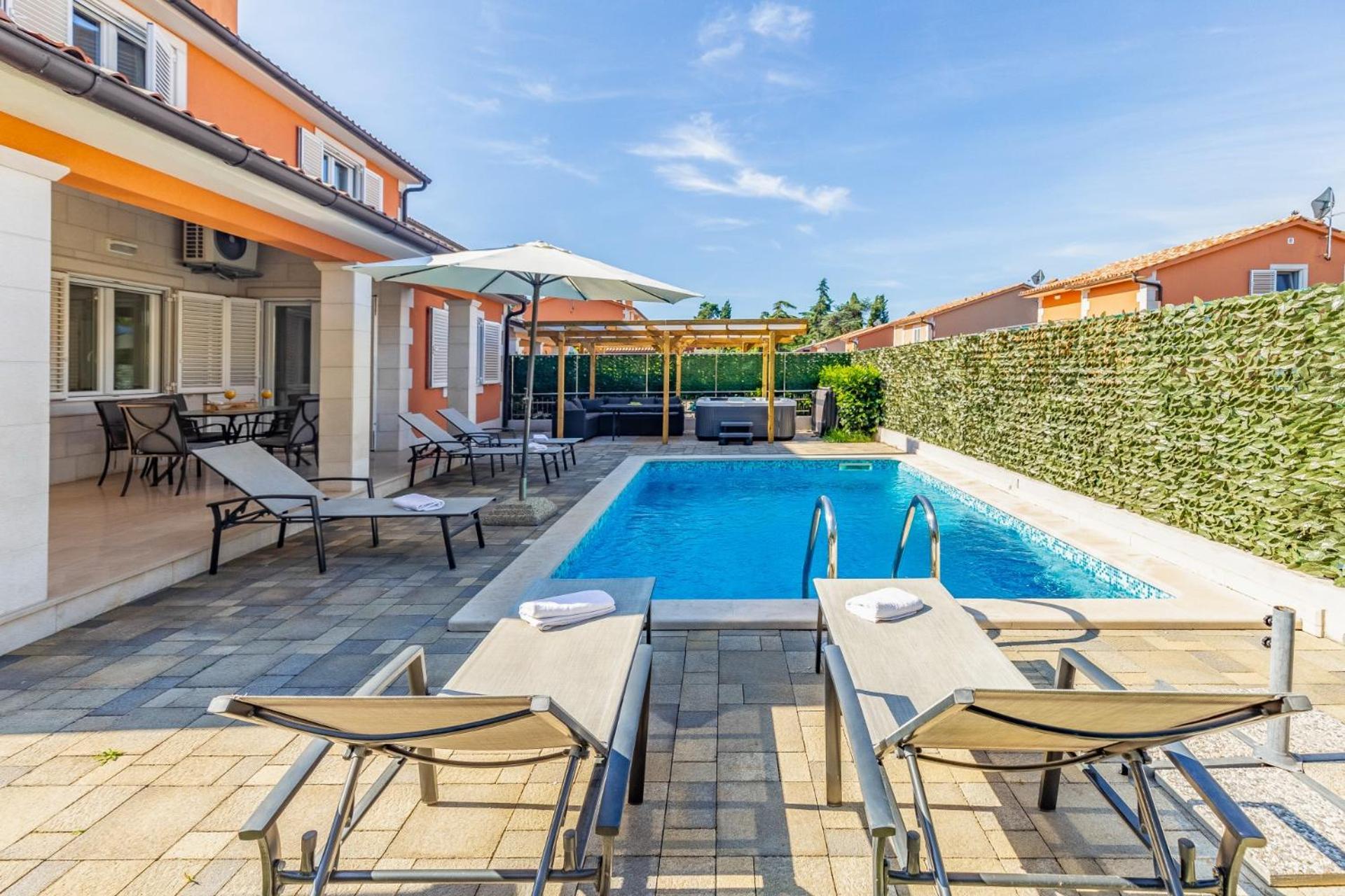 Villas Lotus With Pool And Jacuzzi Пула Экстерьер фото