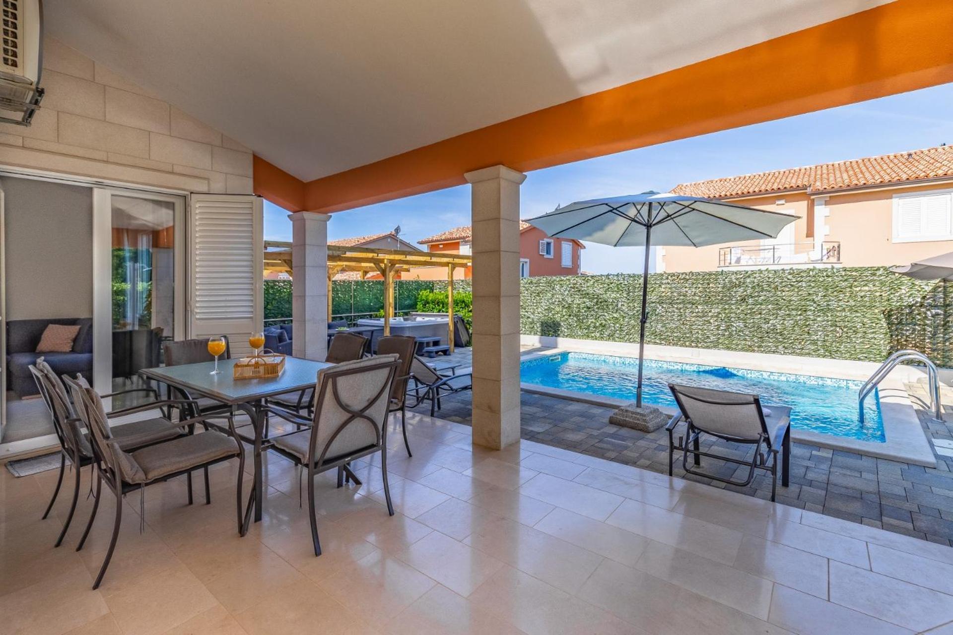 Villas Lotus With Pool And Jacuzzi Пула Экстерьер фото