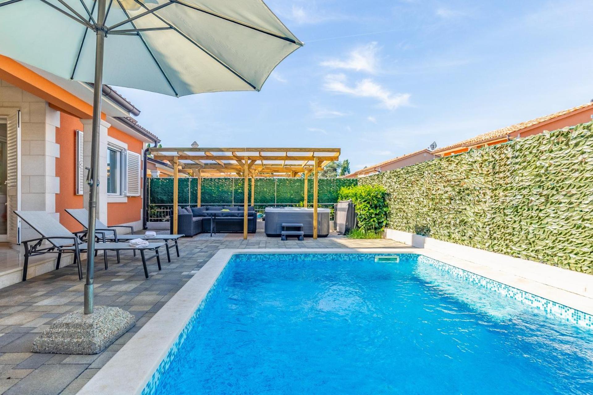 Villas Lotus With Pool And Jacuzzi Пула Экстерьер фото