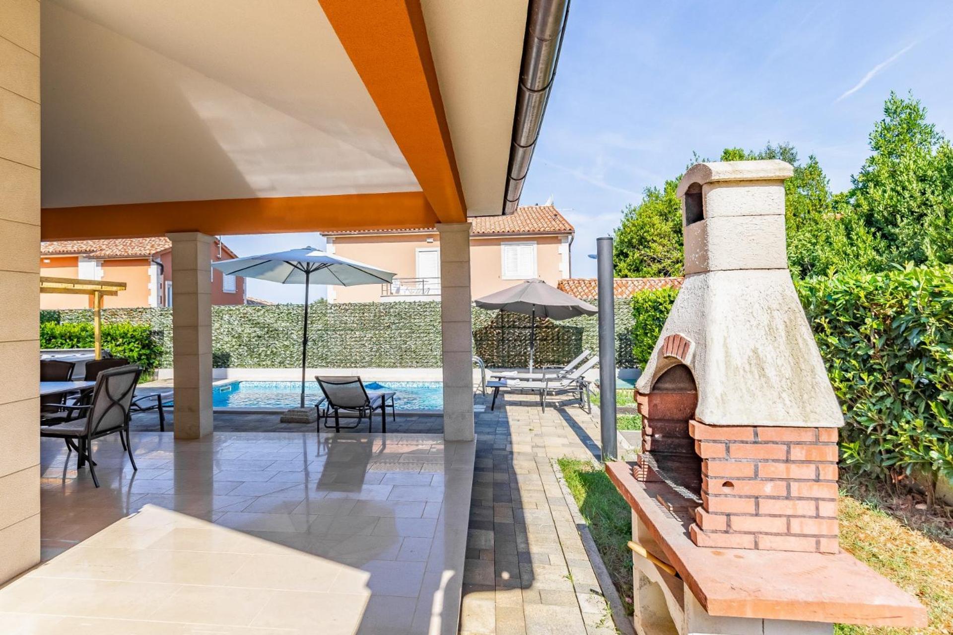 Villas Lotus With Pool And Jacuzzi Пула Экстерьер фото