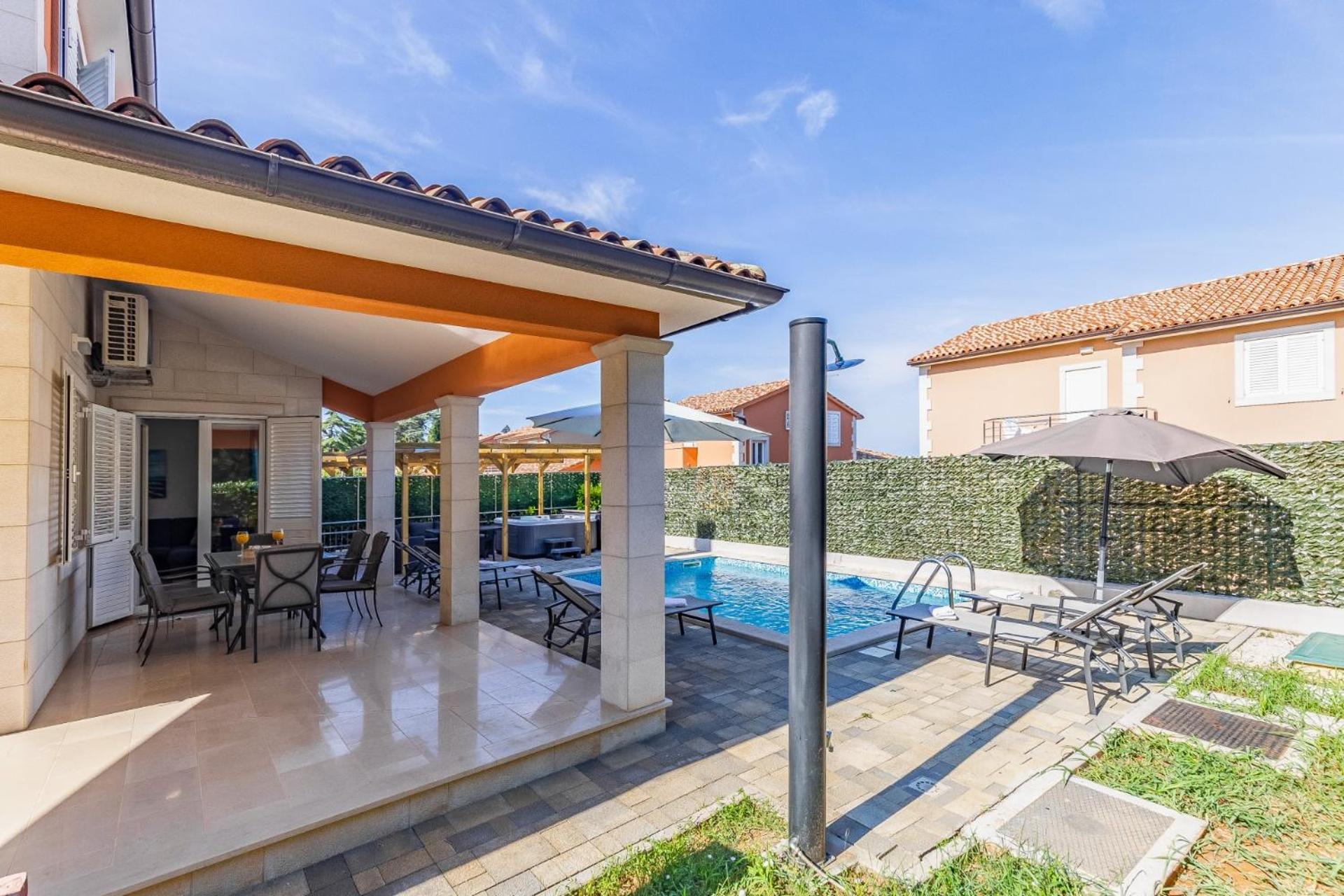 Villas Lotus With Pool And Jacuzzi Пула Экстерьер фото