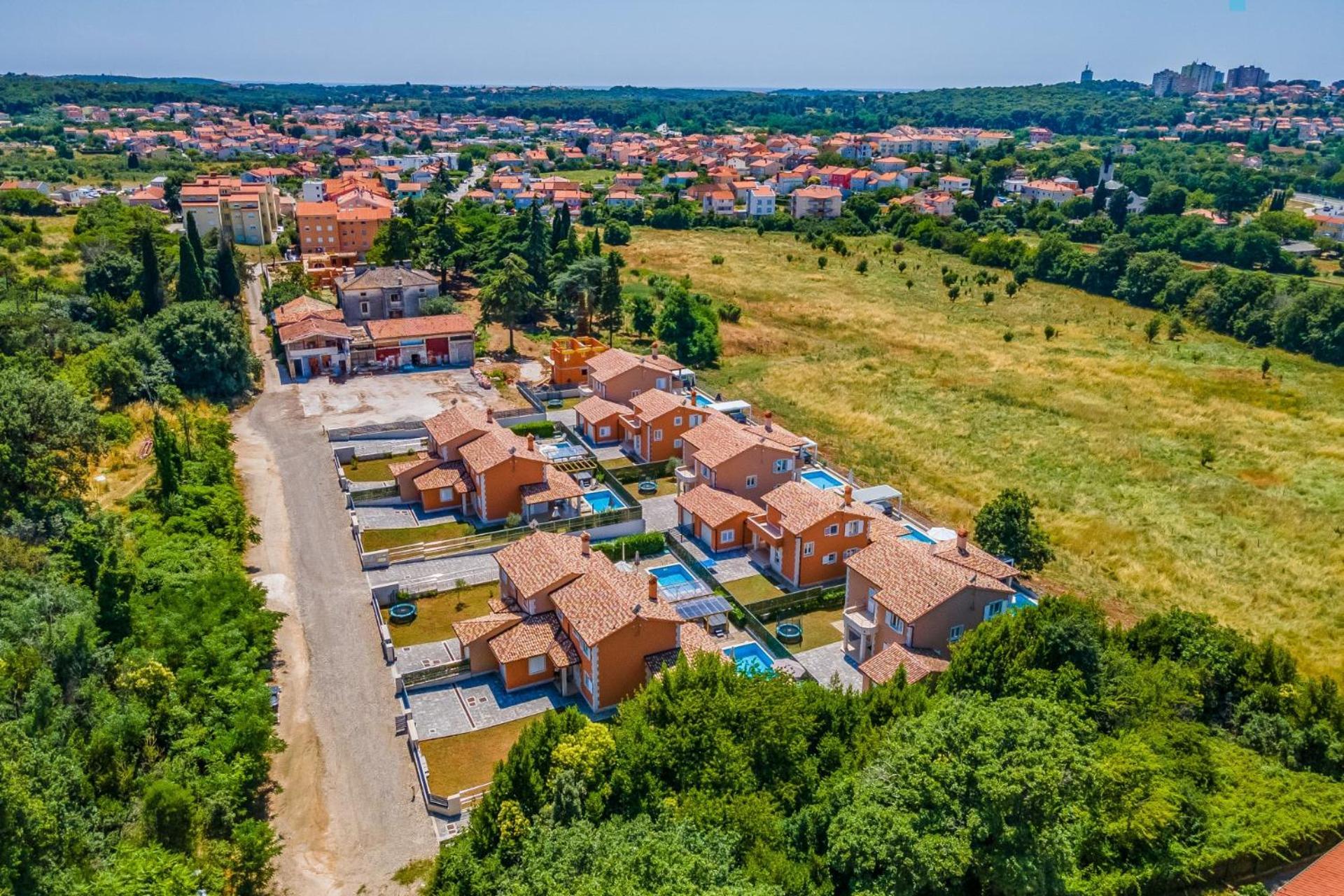 Villas Lotus With Pool And Jacuzzi Пула Экстерьер фото