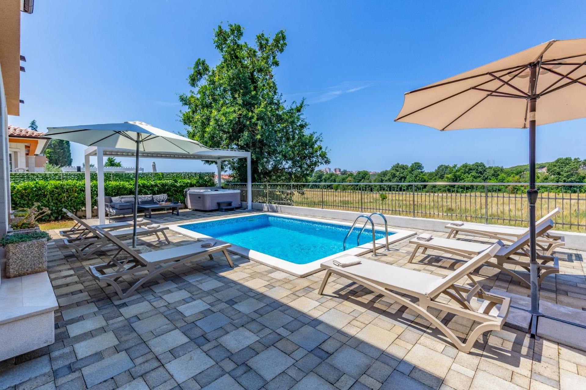 Villas Lotus With Pool And Jacuzzi Пула Экстерьер фото