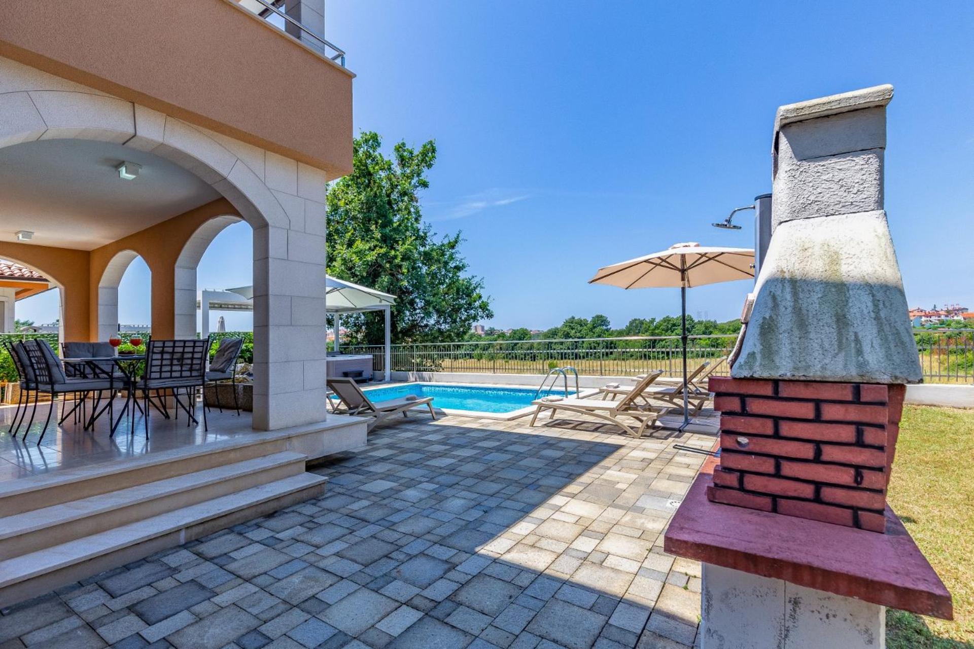 Villas Lotus With Pool And Jacuzzi Пула Экстерьер фото