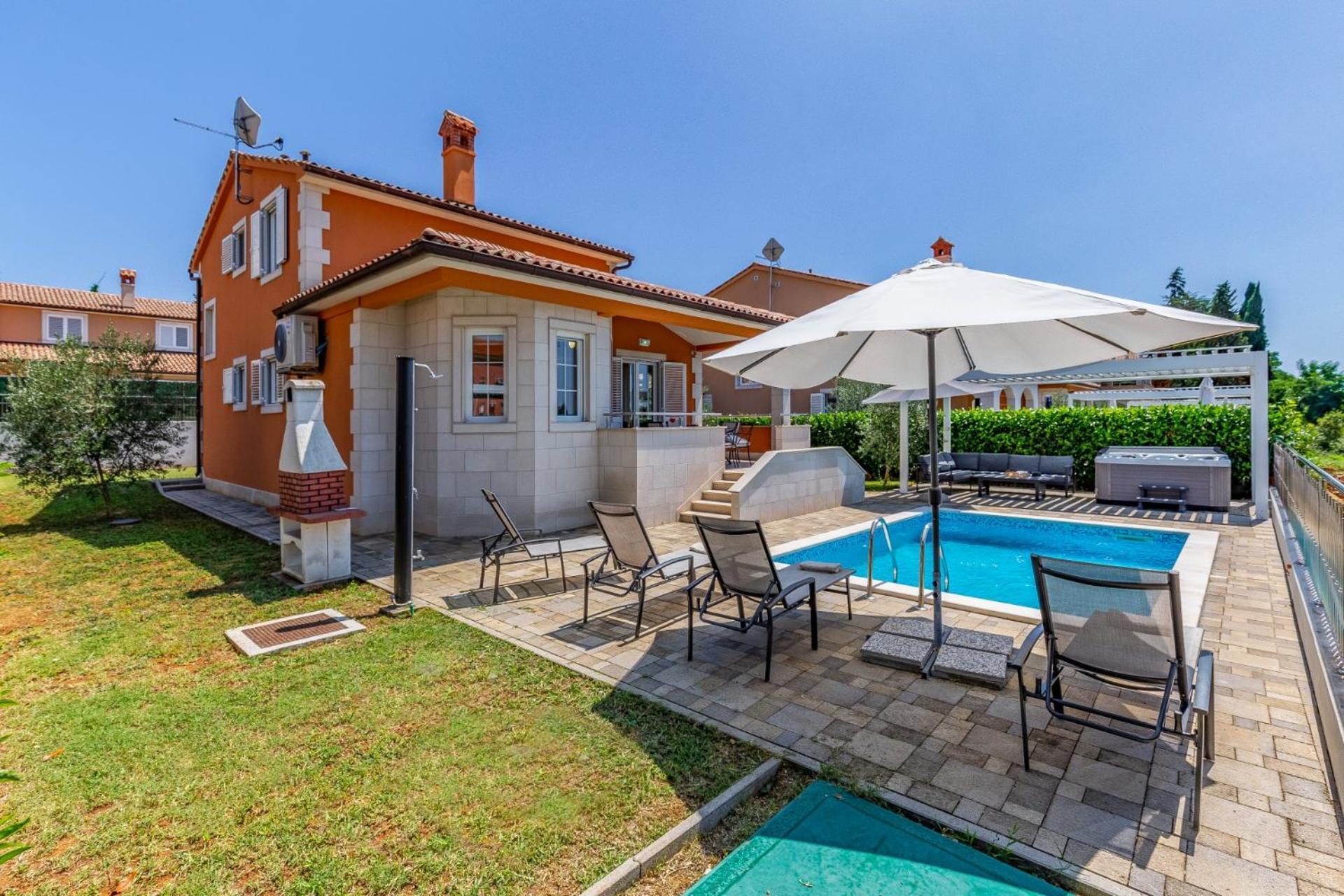 Villas Lotus With Pool And Jacuzzi Пула Экстерьер фото