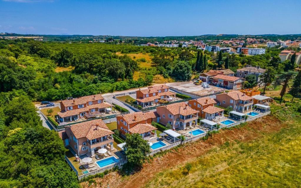 Villas Lotus With Pool And Jacuzzi Пула Экстерьер фото